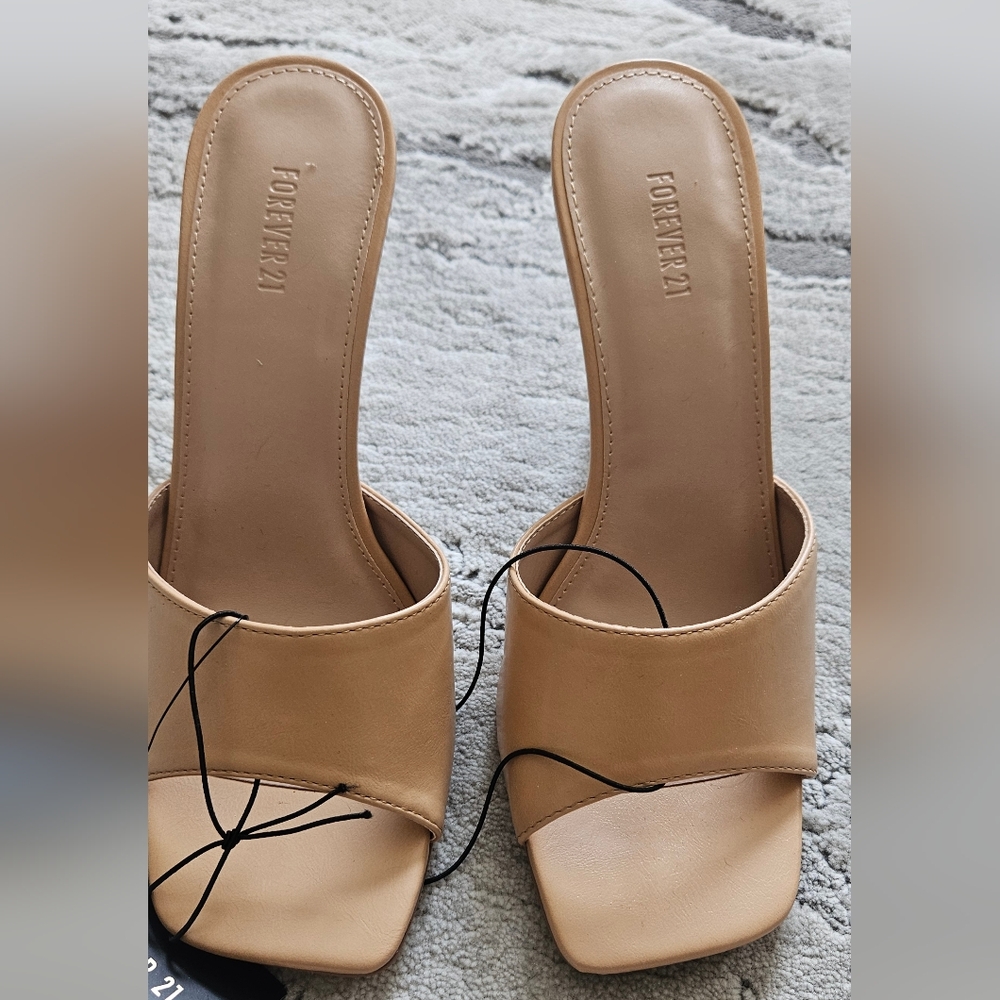 Forever 21 Beige Women's Mules. Size 7.5